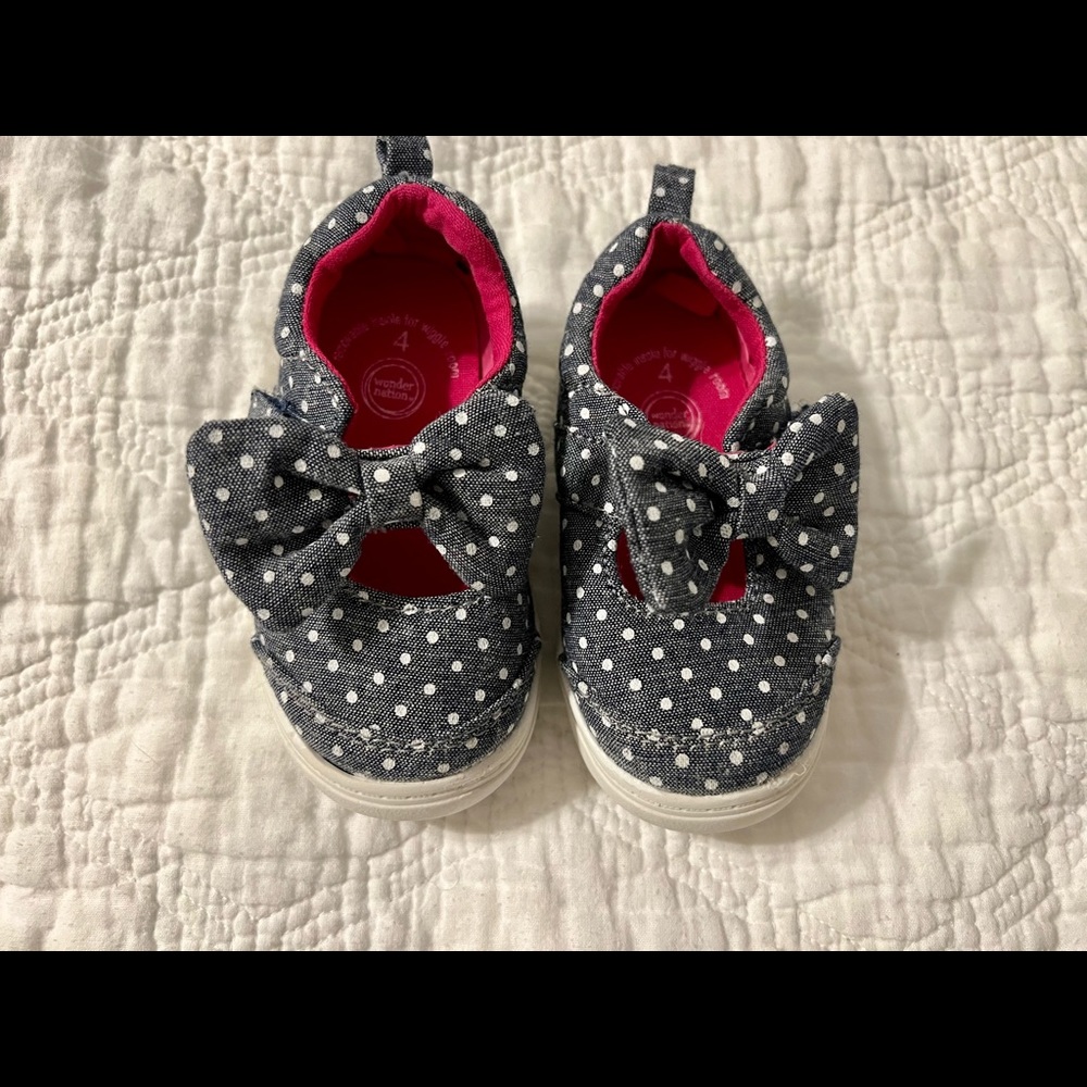 Girls size 4 shoes